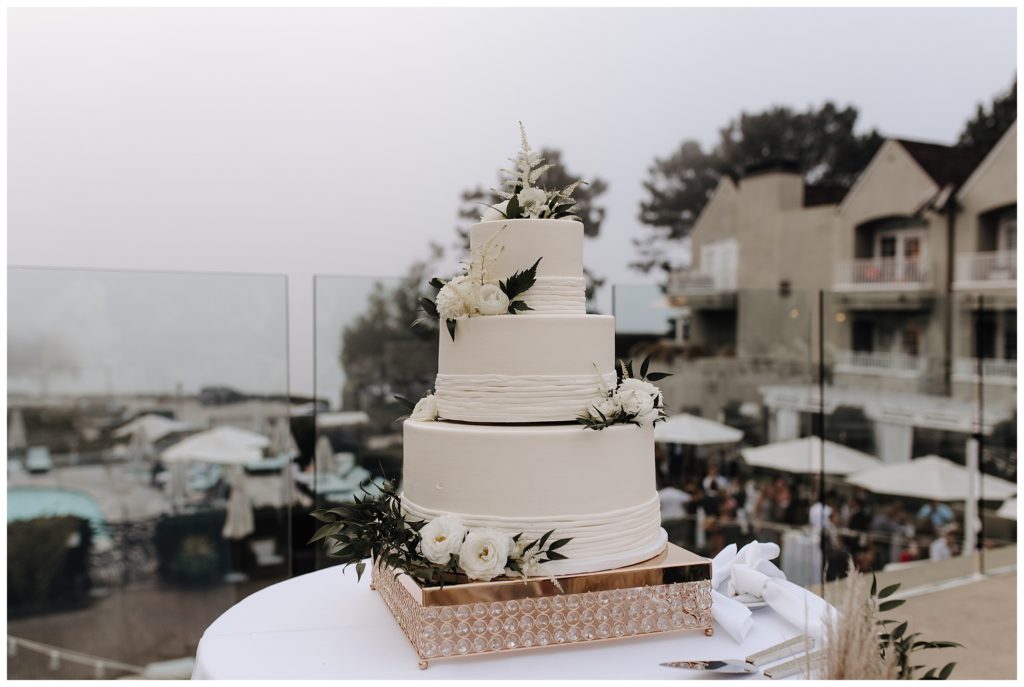 wedding cake, wedding cake with flowers, white wedding cake