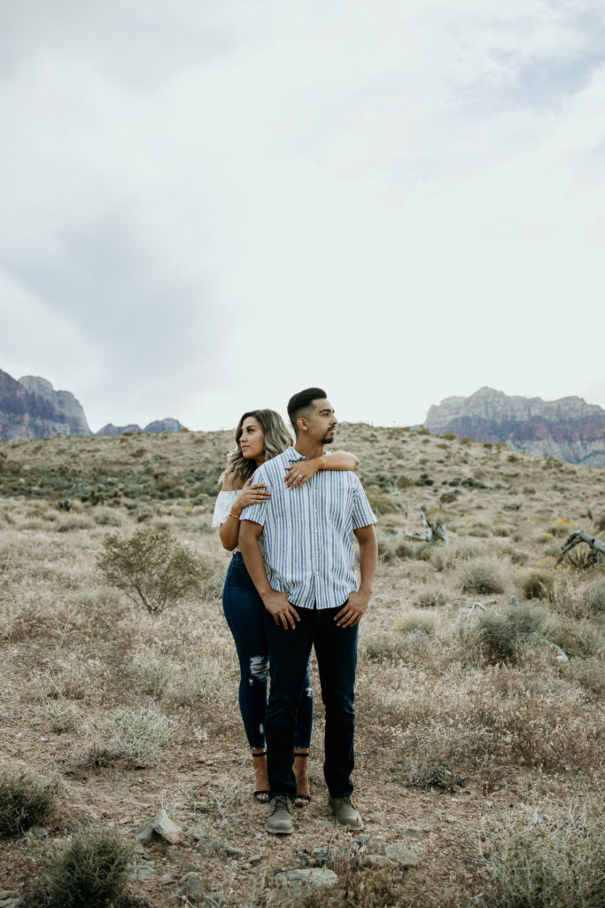 red rock engagement photo ideas
